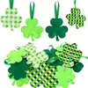 Trébol de fieltro personalizado relleno de algodón colgante decorativo para San. Bandera de cadena de decoración para fiesta de carnaval del Día de San Patricio