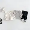 Conjunto de Tres Piezas para Bebé Dianxi Otoño Rayas Cuello Volante Camiseta Base Chaleco de Mangas Volantes Leggings con Adorno de Encaje
