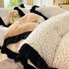 Conjunto de Cama de Inverno Classe A Luxo Leve Lã de Leite Renda Estilo Colcha Conjunto de Quatro Peças Capa de Edredom Renda Colcha Conjunto de Três Peças Conjunto de Roupa de Cama 3