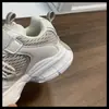 Nuevos zapatos de otoño para niños con doble malla para niños y niñas, zapatos versátiles de moda estilo papá deportivo para estudiantes de primaria.