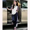 Roupa Infantil para Meninas, Conjunto de Duas Peças Novo de Verão, Camiseta Fina de Manga Curta e Calça Longa, para Crianças Maiores, Conjunto Esportivo da Moda Combinando Pai e Filho