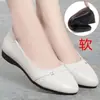 Zapatos planos para mujer 2026 otoño nuevo estilo mocasines con suelas suaves que no cansan los pies, zapatos de trabajo con punta redonda y corte bajo, adecuados para madres de mediana edad