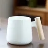 Caneca de cerâmica estilo nórdico com tampa e colher, copo de água para escritório, caneca com cabo de madeira, caneca criativa simples para café, caneca de cerâmica