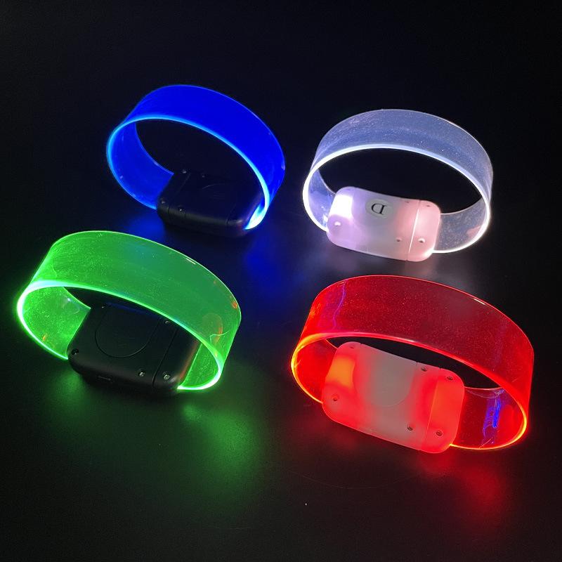 演唱会变色遥控磁吸手环分区场控发光手环粉丝应援荧光手镯定制.jpg