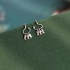 Nuevos aretes de aguja de plata 925 versátiles elegantes Corea del Sur gancho de pez borla de pez pequeño aretes móviles regalo personalizado