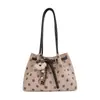 Bolsa de Mão de Bolinhas de Nicho Feminina 2026 Nova Simples Estilosa Bolsa de Ombro Único Transversal Bolsa Tote de Grande Capacidade para o Dia a Dia