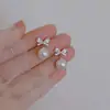 Brincos Borboleta Zircônia Exquisitos de Luxo Leve Nicho Estilo Coreano Super Fada Versátil Elegante Brincos de Pérola Joia de Orelha Popular