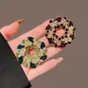Moda Retro Lujo Ligero Flor de Bauhinia Broche Tendencia Elegante Pin de Cristal Accesorio para Traje Chaqueta Joyería