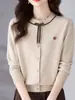 Nova Moda Outono e Inverno Gola Redonda Malha Fashion com Cadarço Design de Cor Pura Malha de Manga Longa Camisa Base Versátil Feminina