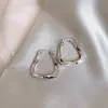 Pendientes de Flor Hueca con Lazo de Perla, Pendientes de Diseño de Nicho Modernos y Sencillos, Pendientes de Lujo Ligero y de Gama Alta para Mujeres