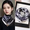 Bufanda Cuadrada Cálida de Nuevo Estilo 2025 con Hebilla Magnética, Bufanda Triangular de Seda, Bufanda de Algodón para Mujer, Bufanda Elegante para el Cuello para Primavera, Otoño e Invierno, Versátil y Elegante