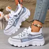 Sapatos Femininos 2026 Moda Primavera Sapatos Femininos Flyknit Leves Respiráveis Tênis Pai Tamanho Grande Dropshipping Transfronteiriço Sapatos Esportivos Femininos
