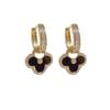 Pendientes festivos rojos de dos piezas de trébol para mujer Pendientes estilo Chanel Elegantes Moda Pendientes de red Pendientes de estilo frío