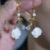 Nuevos Pendientes Asimétricos de Camelia, Pendientes de Estilo Retro Francés, Pendientes Exquisitos de Gama Alta de Nicho para Mujer al por Mayor