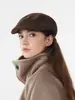 Gorra Marrón Gamuza Adelante para Mujer 2025 Otoño e Invierno Nuevo Boina Estilo Británico Retro Gorra de Periodista