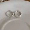 Pendientes Circulares Trenzados Simples de Tres Capas para Mujer, Diseño de Nicho Ins, Estilo Minimalista, Pendientes Versátiles Apilables, Elegantes Ear Cuffs