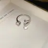 Anillo Abierto con Colgante Triangular de Circonita Diseño de Nicho Simple y Moderno Anillo para el Dedo Índice Joyería de Lujo Ligero de Gama Alta para Mujeres