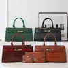 2026 Nova Bolsa Pequena Feminina Outono Versátil Retrô Bolsa Transversal Pequena Bolsa Quadrada de Mão