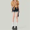 Shorts de Mezclilla Azules Oscuros Estilo Americano de Cintura Alta para Mujer, Nuevo Modelo Verano 2025, Adelgazantes y que Realzan la Altura, Diseño de Dobladillo Enrollado, Hot Pants Ajustados a la Cadera