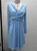 Vestido midi de manga larga plisado cruzado, de color liso, con escote en V y cintura ceñida, estilo nuevo transfronterizo europeo y americano, para mujer, 2026