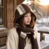 Chapéu de Lã com Orelhas de Coelho e Cachecol Integrado Tricotado Balaclava Estilo Yang Kaiwen Novo Estilo 2025