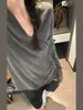 Blusa de Verão Fina com Proteção Solar, Manga Longa, Corte Solto e Versátil, Decote V Relaxado, Estilo "Old Money", Feita de Lyocell e Linho para Mulheres