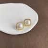 Pendientes de perlas ovaladas estilo palacio vintage para mujer, aretes franceses de cuentas de concha de alta gama, elegantes y nichos.