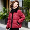 Jaqueta Curta de Algodão de Inverno da Mamãe Jaqueta Quente Acolchoada de Algodão Elegante Roupas para Mulheres de Meia-Idade e Idosas Jaqueta de Algodão com Penas Leve de Inverno Estilo Nacional Roupa Externa
