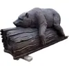 Escultura de Urso Pardo em Cobre Fundido, Escultura de Urso em Cobre Puro Deitada em Madeira, Escultura Grande de Urso em Cobre, Designs Personalizados