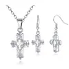 Conjunto de Colar e Brincos Cruzados Populares Transfronteiriços com Zircônia para Mulheres, Moda de Luxo Leve Estilo Europeu e Americano Brincos Pingente Conjunto de Duas Peças