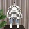 Sudadera para Niños 1522 Estilo Nuevo Primavera y Otoño Top Rayado Elegante para Niños Camiseta de Moda Camiseta Básica de Moda