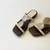 Versión de Cuero Suave~Sandalias de Punta Cuadrada Abiertas de Nuevo Estilo para Mujer, Pantuflas Planas de Estilo Bohemio Retro