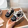 Zapatos Casuales con Forro de Felpa para Niñas Otoño e Invierno 2025 Nuevos Zapatos Deportivos Cálidos para Niños Zapatos de Correr Cálidos para Niños
