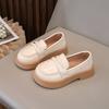 Novos Sapatos Pequenos de Couro com Solado Macio para Meninas Primavera e Outono, Mocassins Versáteis com Solado Macio para Crianças Primavera e Outono, Sapatos de Princesa, Estilo Britânico