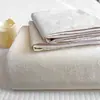 2026 Nuevo Estilo Sencillo Algodón 100% Hilo de Tres Capas Jacquard Teñido en Hilo Sábana Individual