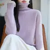 Tejido de alta calidad con un elegante cuello alto, construcción sin costuras para máxima comodidad, suave y versátil para otoño e invierno, perfecto como elegante capa interior