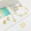 Acero de Titanio Juego Flor de Cuatro Hojas Collar Pendientes Pulsera Pulsera Fritillaria Flor de Cuatro Hojas Juego Sin Decoloración Temperamento Sentido de Alta Calidad