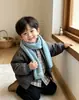 Bufanda de punto suave y versátil de color liso para niños y niñas, que realza el ambiente invernal, favorecedora para el cutis, calentador de cuello de lana para nuevos estudiantes