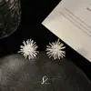 Brincos Versáteis de Pérola e Zircônia para o Dia a Dia Metal Fogos de Artifício Brincos de Nicho Design Exquisito Personalizado Brincos da Moda para Mulheres