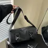 Bolsa Cilíndrica Estilo Ropa de Trabajo Versátil Cuadros Impermeable Bolso de Hombro Moderno Bolso Cruzado para Viajero Frecuente Mochila Casual Japonesa