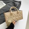 Bolso Cuadrado Pequeño Estilo Occidental para Mujer 2024 Invierno Nuevo Texturizado con Indentaciones Bolso de Hombro Color Sólido Retro Simple Bolso Cruzado