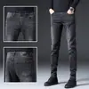 Jeans preto de alta qualidade Hong Kong primavera-verão para homens 2026 novo elástico slim perna reta casual calça comprida
