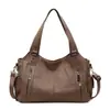 Bolsa Tote Grande Simples para o Dia a Dia Transfronteiriça para Mulheres, Novo Estilo de Outono Casual Leve de Luxo Estilo Retrô Bolsa de Ombro Transversal