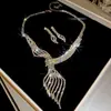 Conjunto de Brincos Quadrados Cravejados de Diamante e Colar de Duas Peças, Fashion, Leve, Colar Luxuoso e de Alta Qualidade, Conjunto de Joias Elegante e Versátil