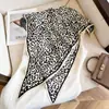 Pañuelo de Cabeza Retro Hot Girl para Mujer, Bufanda Triangular de Moda Primavera y Verano, Bufanda Decorativa Versátil de Seda Artificial, Pañuelo para el Cuello, Tendencia de Top Tubo