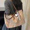 Bolso de Lona Estilo Artístico Estilo Universitario Coreano Transfronterizo para Mujer 2026 Verano Nuevo Moda Tendencia Bolso de Hombro de Gran Capacidad