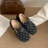 Sapatos confortáveis para calçar, sapatos de algodão versáteis com fivela de cinto, quentes e forrados com fleece, estilo casual novo para outono/inverno, moda retrô 2026, design de bolinhas