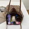 Bolsa de Ombro Estilo Relaxado e Preguiçoso, Bolsa Transversal Estilo para o Dia a Dia, Bolsa Tote Estilo Coreano Estampa de Leopardo Estilo Literário