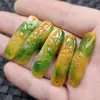 Pendente de Jade Flor de Peônia Amarelo Esmeralda Cor Feihui com Duas Aberturas Pulseira de Flor de Jade Pingente de Colar Placa de Jade