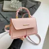 Bolso de Mujer de Alta Apariencia 2025 Verano Nuevo Estilo Simple Casual Bolso Cruzado de Alto Valor Versátil Elegante Bolso Cuadrado Pequeño